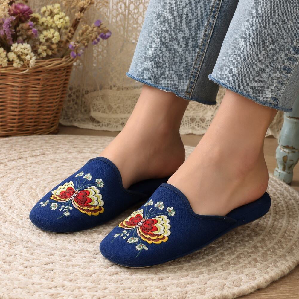 Vintage Butterfly Embroidered House Slippers Made In Shanghai China Size 8